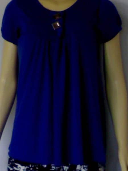 blusa de viscolaycra com detalhe nos botoes